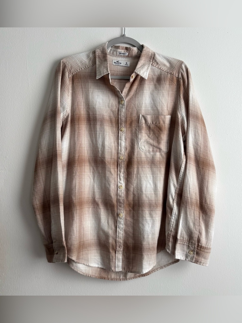 Hollister Women’s M Beige White Plaid Shirt Boyfriend Fit Button-Up Flannel LS